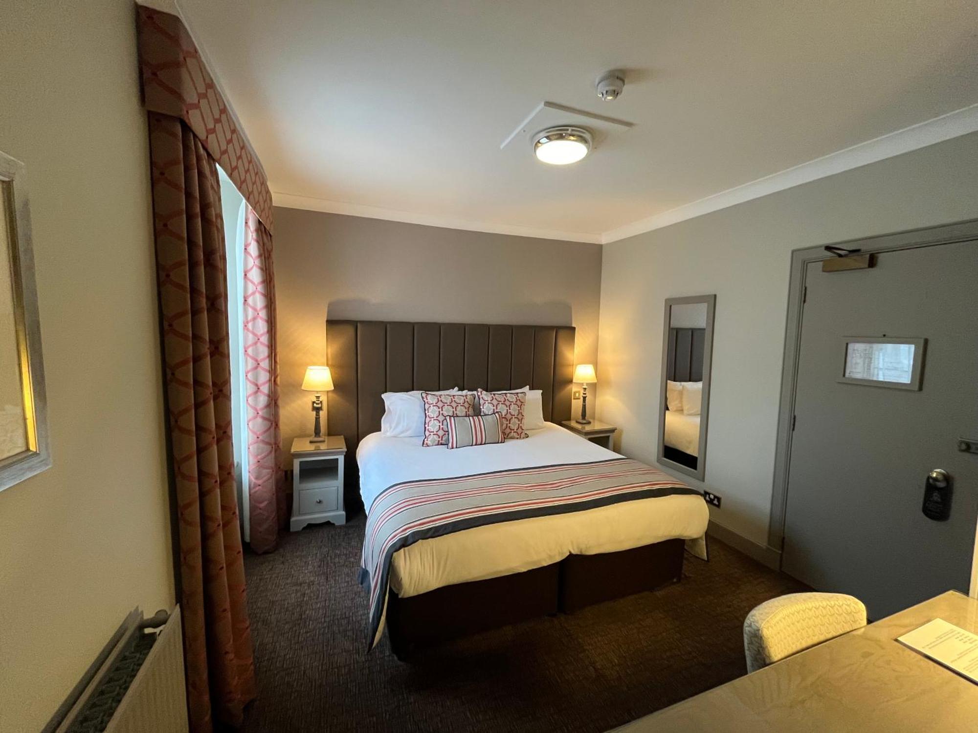 The Globe Inn Абердин Экстерьер фото